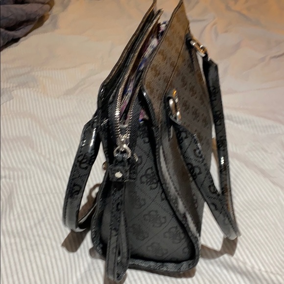 Guess Bag - Picture 2 of 4